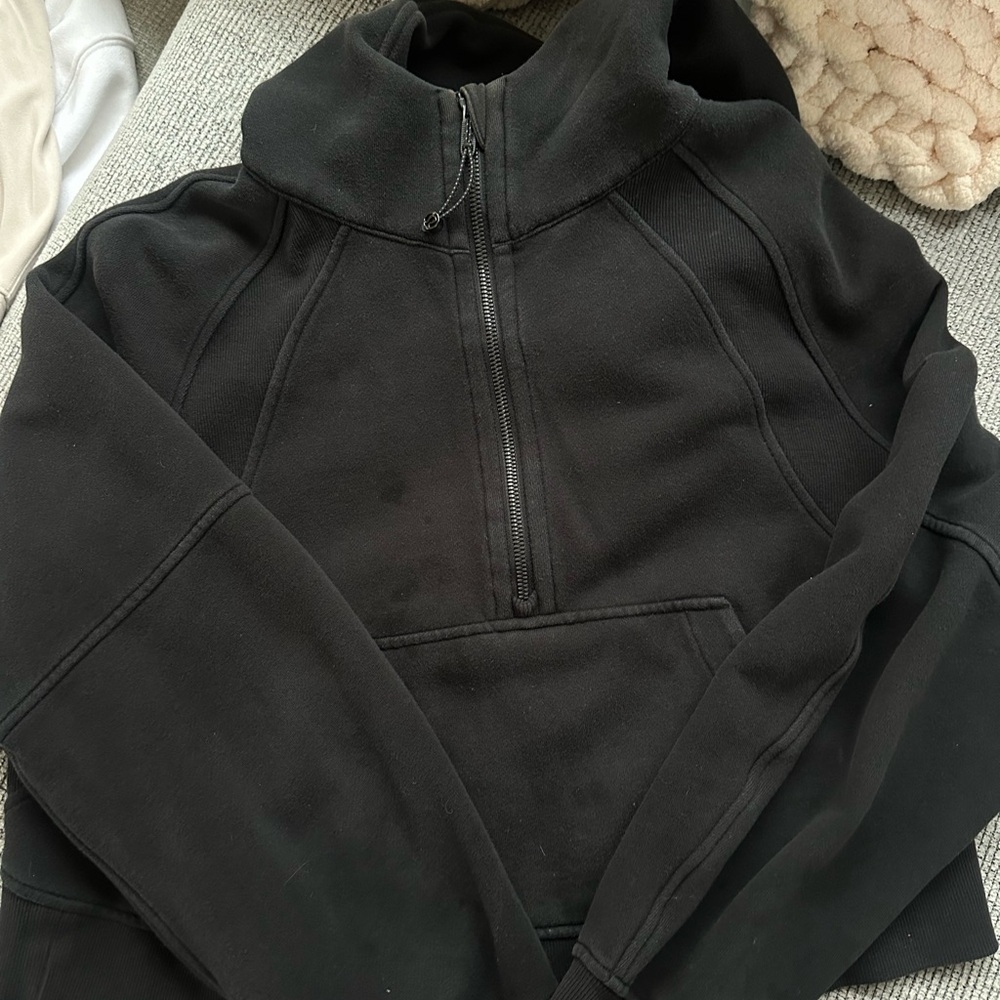 black scuba hoodie cropped